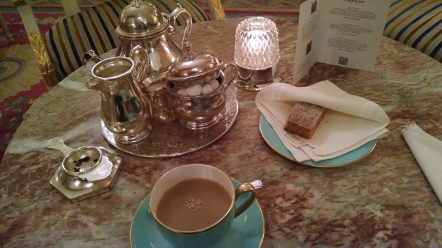 Pleasure matters! A cup of tea at the Ritz in London